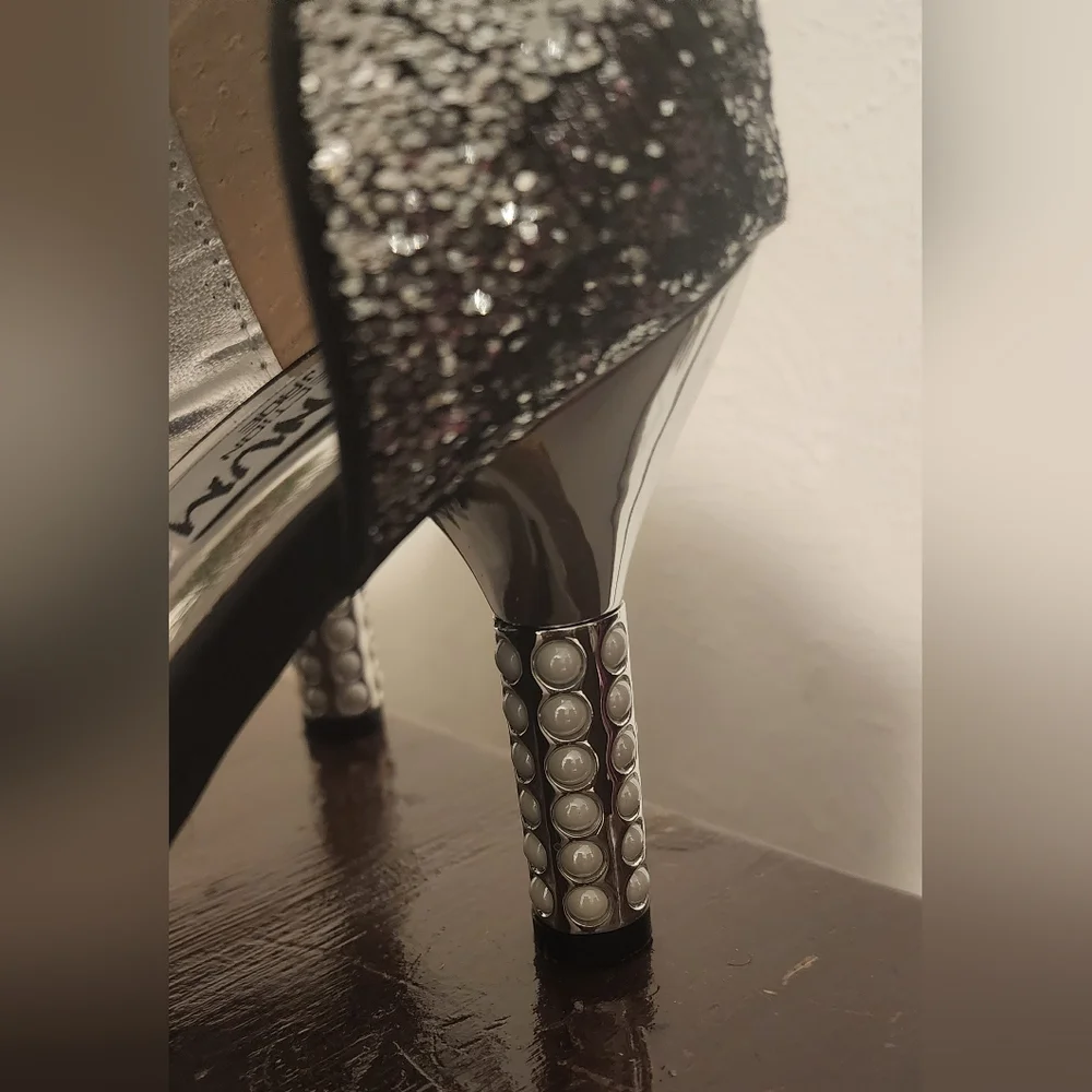 Platinum by JRoe Silver Shimmer Glitter Heels - Picture 4 of 5